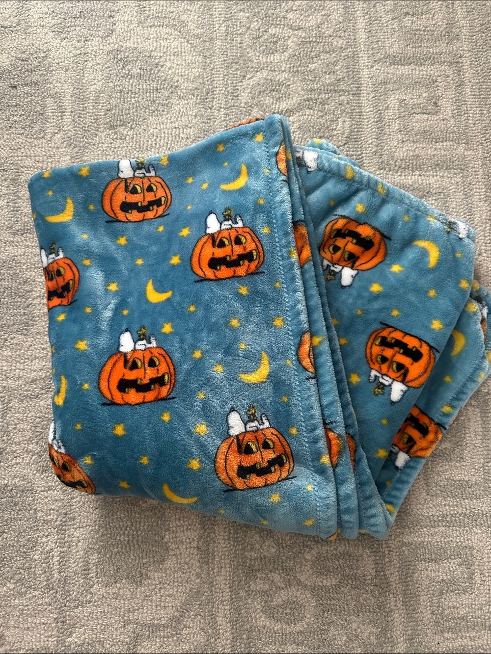 Peanuts Snoopy Berkshire Blue Halloween Jack-O-Lantern Throw Blanket